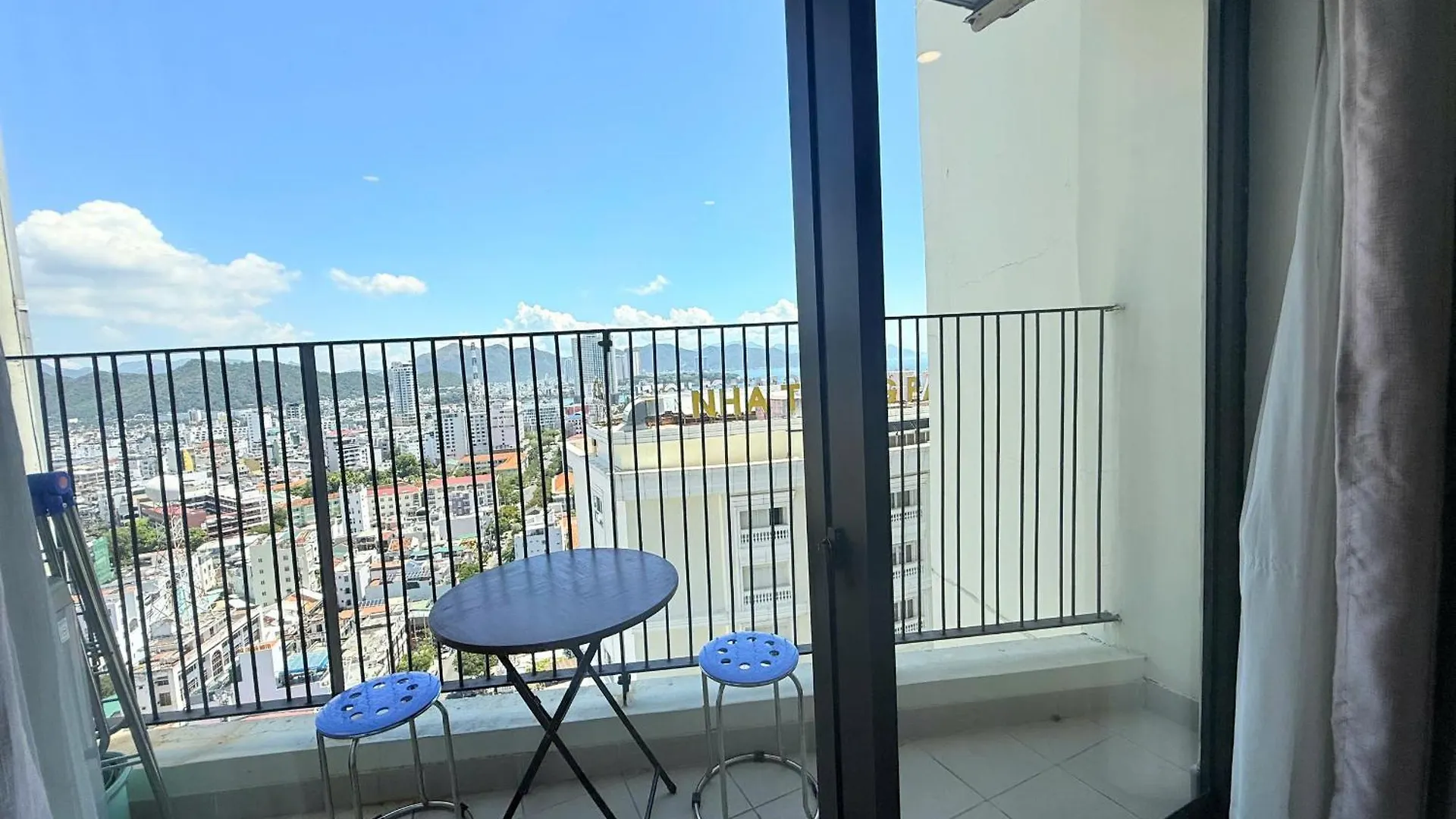Gold Coast Apartment Seaview 나트랑