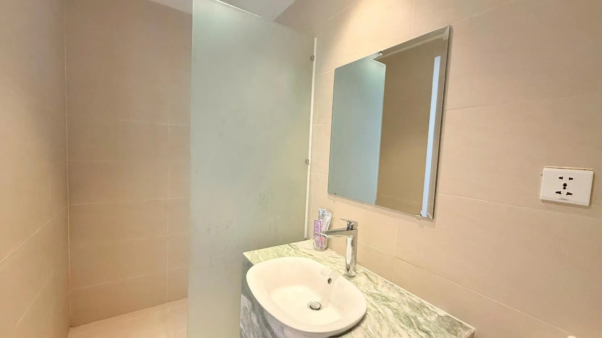 Gold Coast Apartment Seaview 나트랑