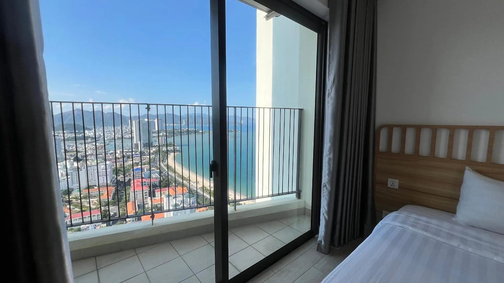 Nhi Nhi Apartment Lotte Mart contacts